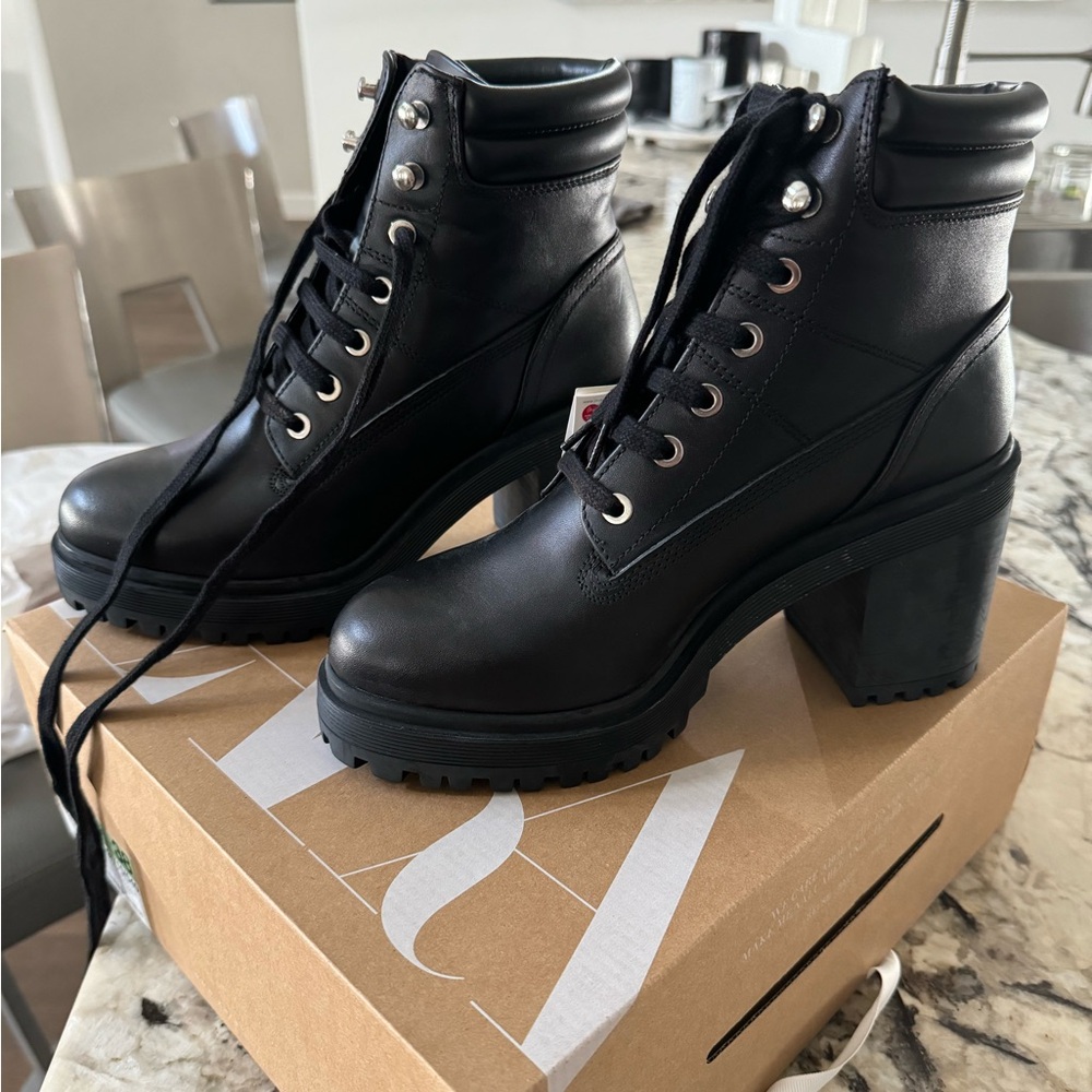 BRAND NEW ZARA LEATHER CHUNKY BOOTIES.. NEVER WORN